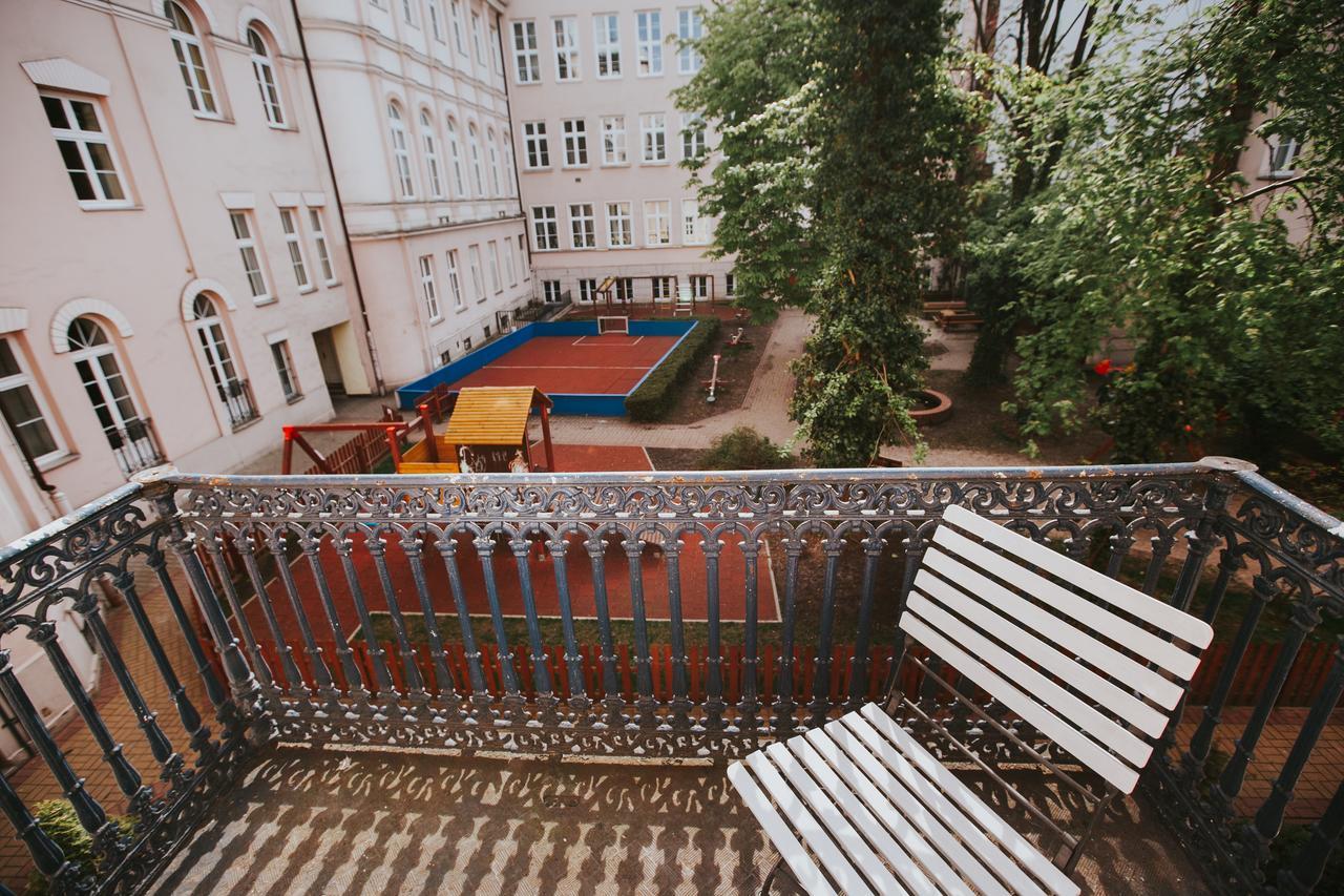 Hotel Erasmus Dorm Warschau Exterior foto