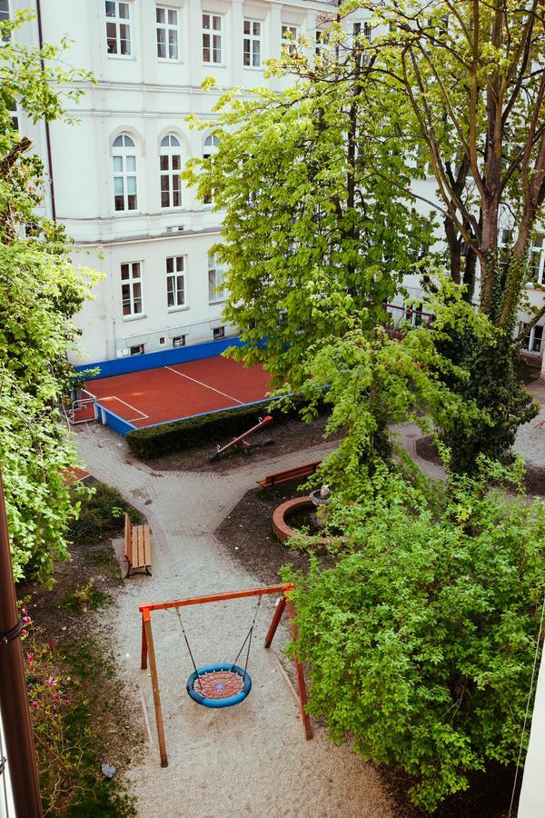 Hotel Erasmus Dorm Warschau Exterior foto